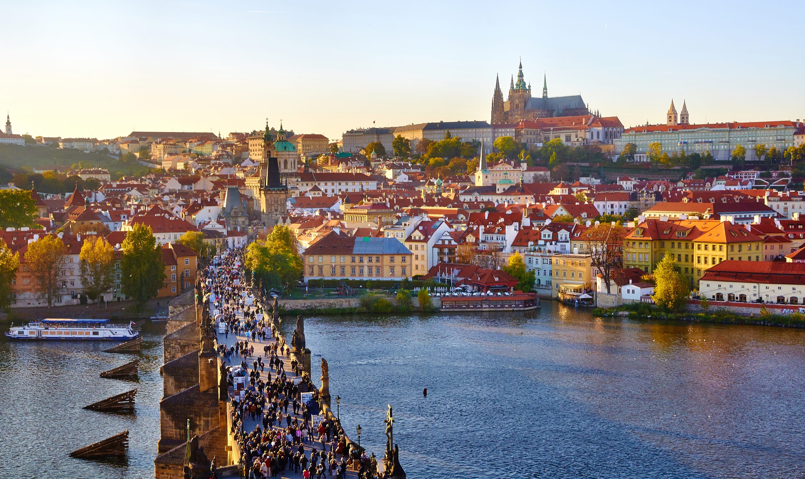 Praga, mil torres entre el Vltava